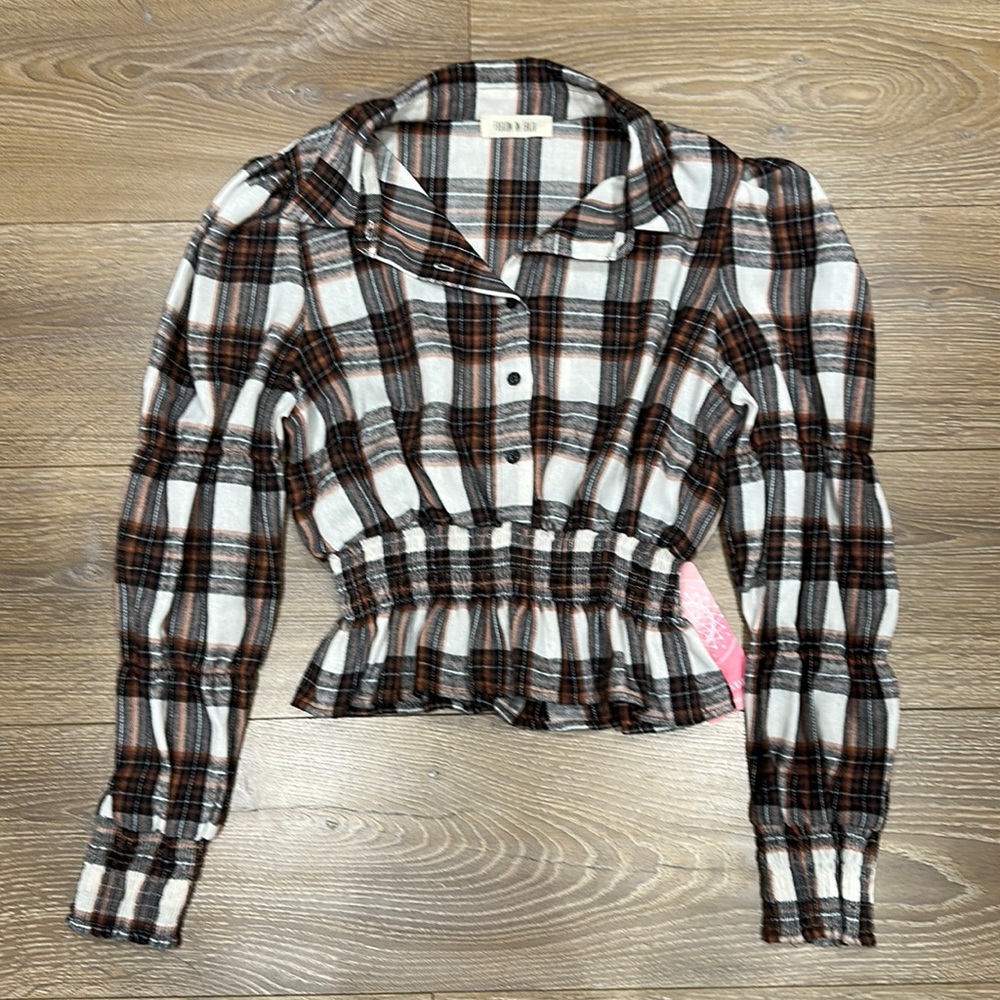 NWT Plaid Long sleeve button up peplum top